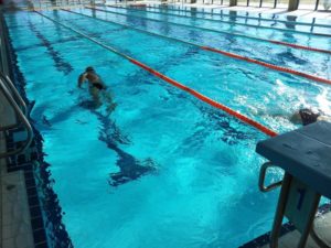El Club Natació Navàs fa 1.319 piscines i recapta 459 € per la Marató de TV3
